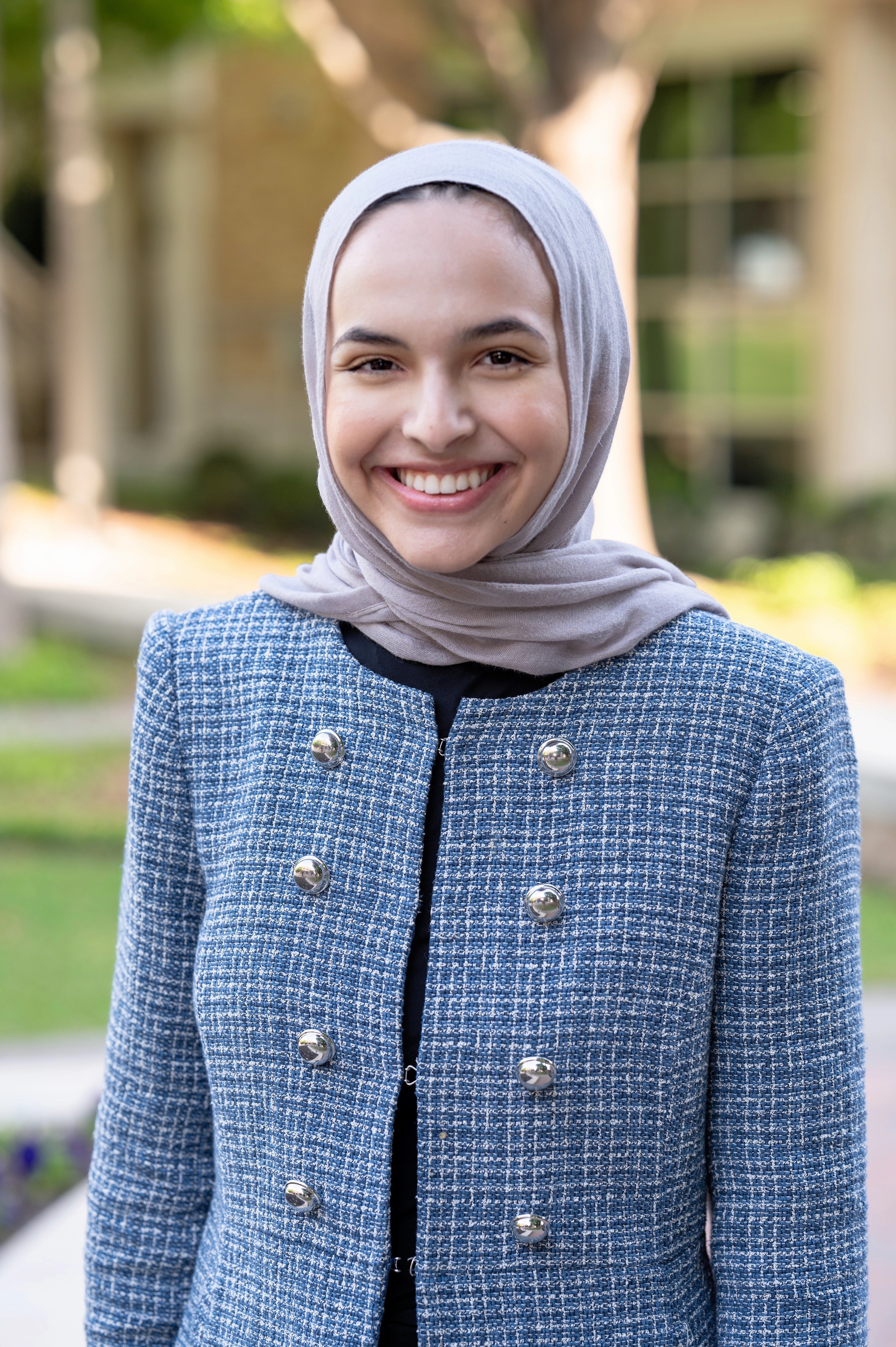 Esra G. '25