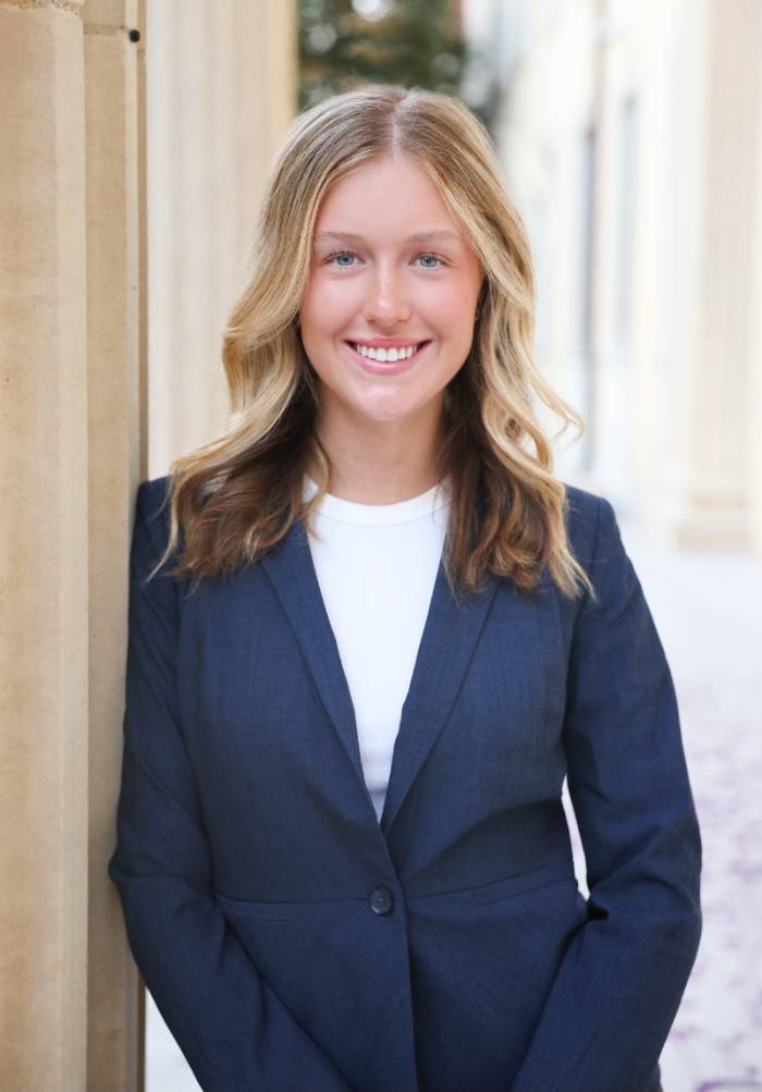 Emma Solmon headshot