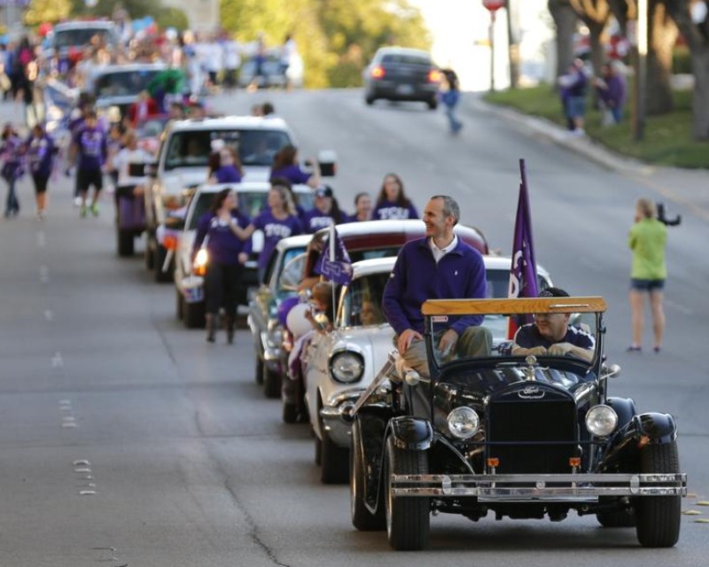 Homecoming parade, Oct. 19, 2012. Classic cars. Photos by Gregg Ellman.
